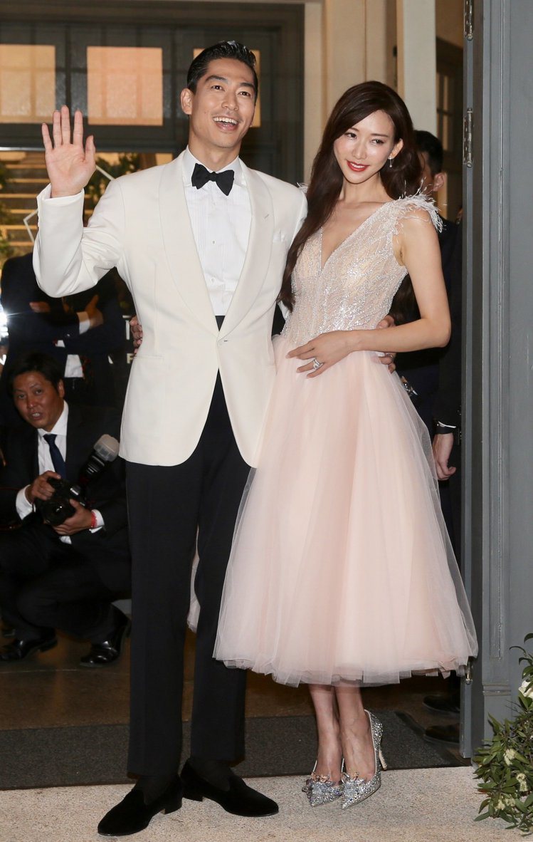 林志玲身穿一襲粉色禮服與AKIRA與賓客們一同慶祝。記者林伯東／攝影