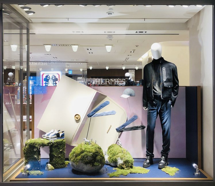 愛馬仕每年都會更換4次櫥窗，今年冬季以「Hermès Dream」作為櫥窗設計概念。圖／愛馬仕提供