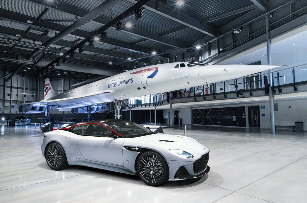 Aston Martin DBS Superleggera Concorde與協和號客機。 摘自Aston Martin