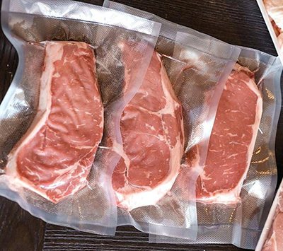 塑膠袋包冷凍肉。圖取自科學的養生保健