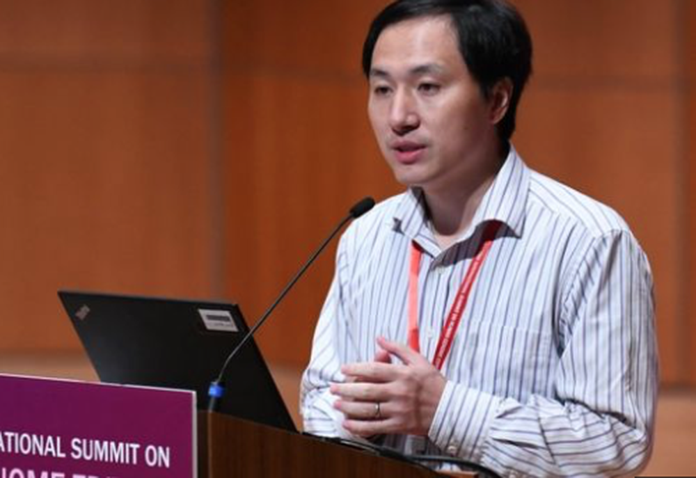 第二屆人類基因組編輯國際峰會2018年11月在香港舉行，賀建奎表示，為編輯基因在...
