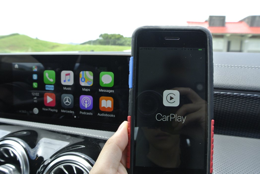 現在市面上的新車皆有提供Apple CarPlay與Android Auto的智...
