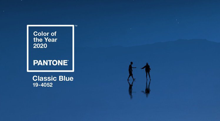 2020年PANTONE年度代表色「經典藍（Classic Blue）」。圖／摘自PANTONE官網