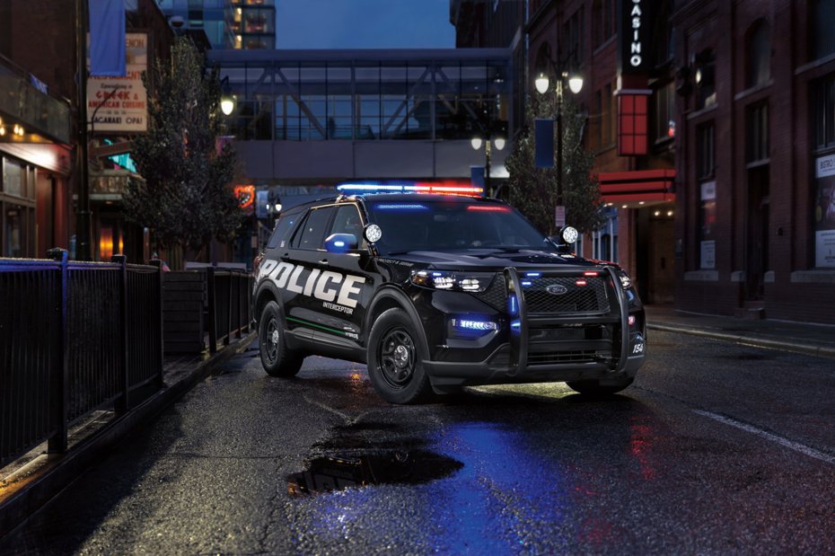 Ford空前引進Ford Explorer Police Interceptor® Utility美式特警車首度登台展演，傳遞豐富美國文化與Ford車系的多元應用性。 圖／福特六和提供