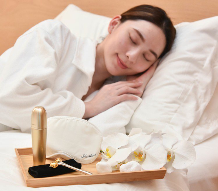 側睡容易引發睡紋，該怎麼避免呢？圖／嬌蘭提供