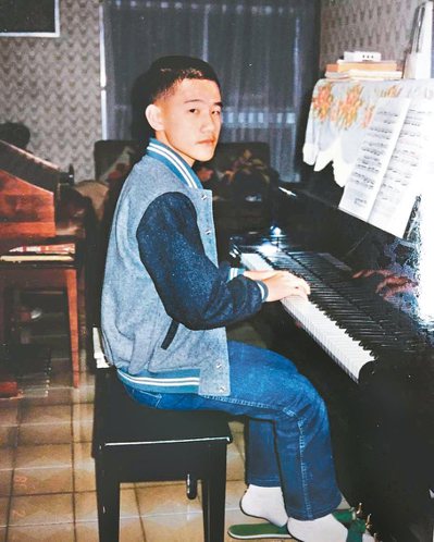 陳建騏幼稚園就開始學鋼琴。 攝影／陳立凱   圖／好多音樂提供