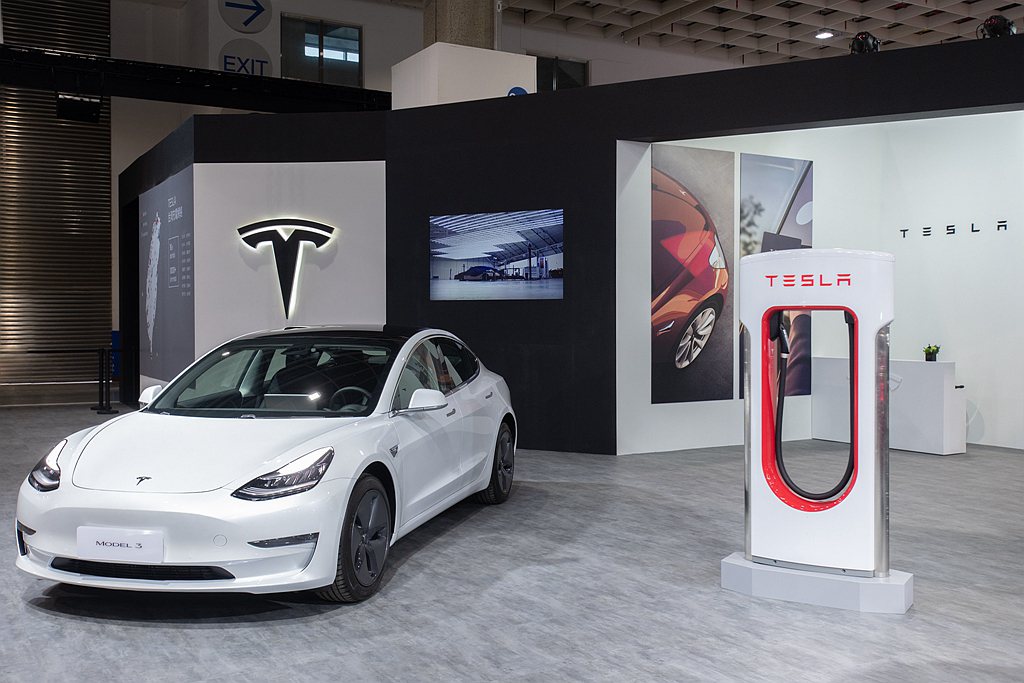 2020年世界新車大展期間凡前往Tesla展區預約電動車體驗，或是參加任一體驗活...