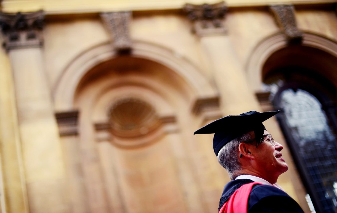 英國高教確實存在男性、年長者、白人等優勢群體把持高等學術研究職務的現象存在。圖為...