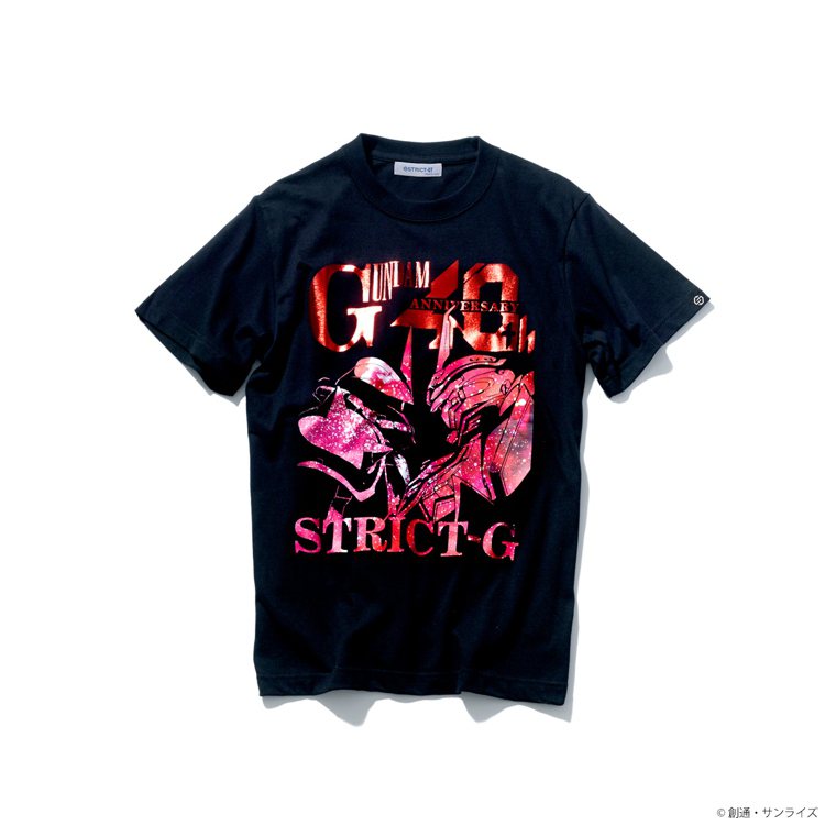 STRICT－G「機動戰士鋼彈」40周年紀念漸層圖樣T恤。圖／台灣萬代南夢宮提供