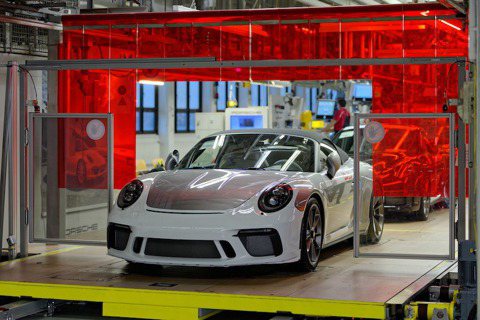 991世代Porsche 911車系下台一鞠躬 最後一輛產品正式下線