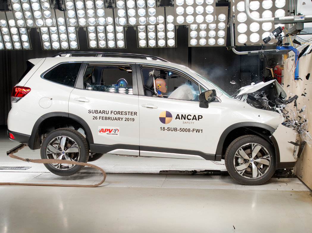 Subaru Forester進行撞擊測試。 圖／Euro NCAP提供