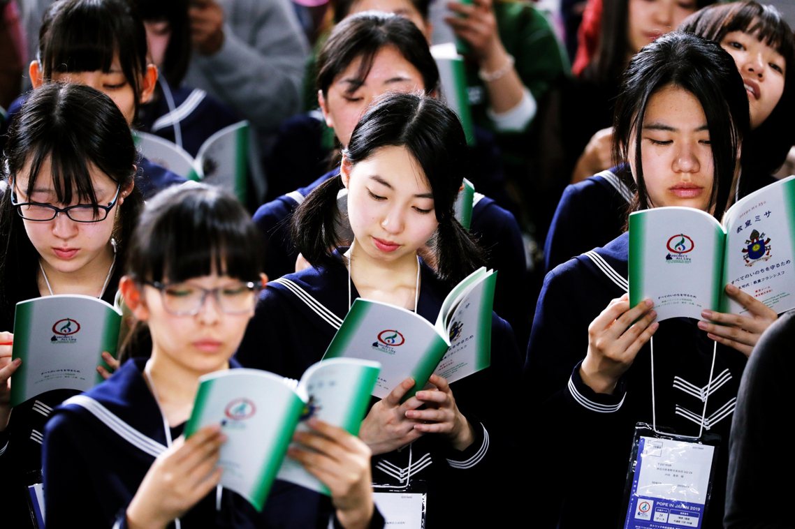 NPO日本財團日前公布一份調查報告，日本17到19歲公民無論是對於政治社會的關心...