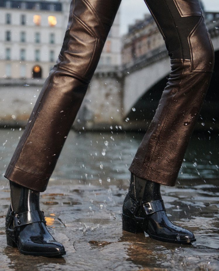 Rain系列Rhapsody ankle boots展現華麗的氣場。圖／LV提供