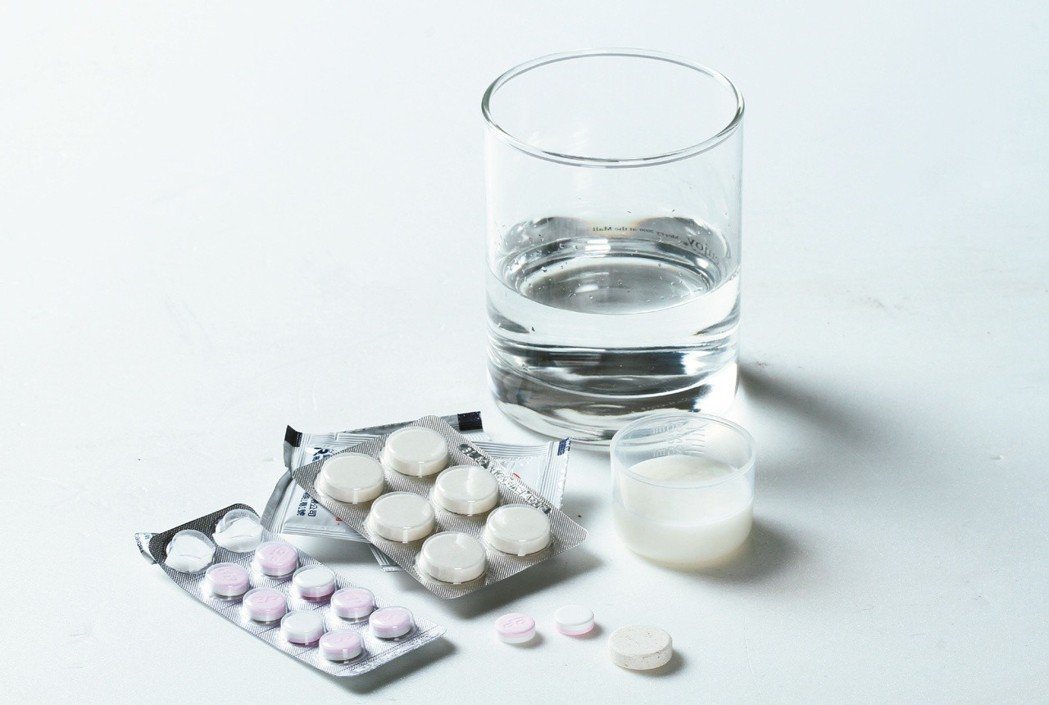 含cyproterone acetate成分藥品可能導致藥物性肝損傷，如有慢性肝病者應小心使用。圖／本報資料照