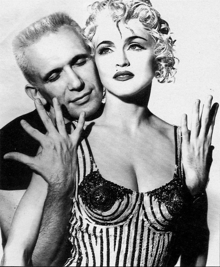 Jean Paul Gaultier為瑪丹娜設計的舞台服裝是曠世經典。圖/取自pinterest