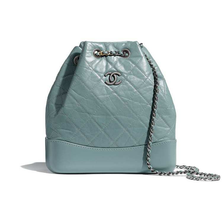 Chanel Gabrielle小型後背包11萬2,800元。圖／摘自官網