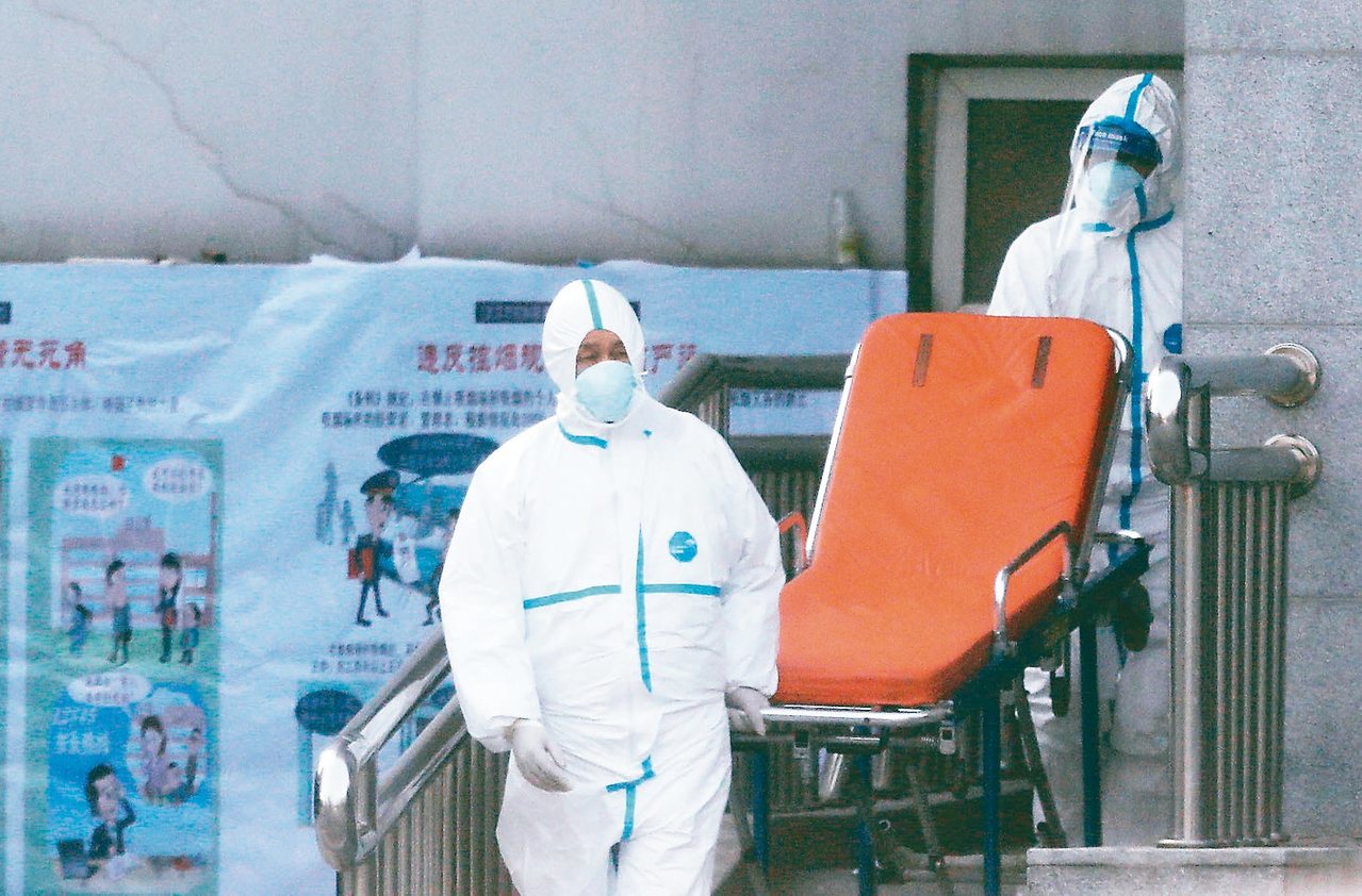 香港醫學專家推算，中國大陸武漢市的不明肺炎確診病例可能已超過1300宗。