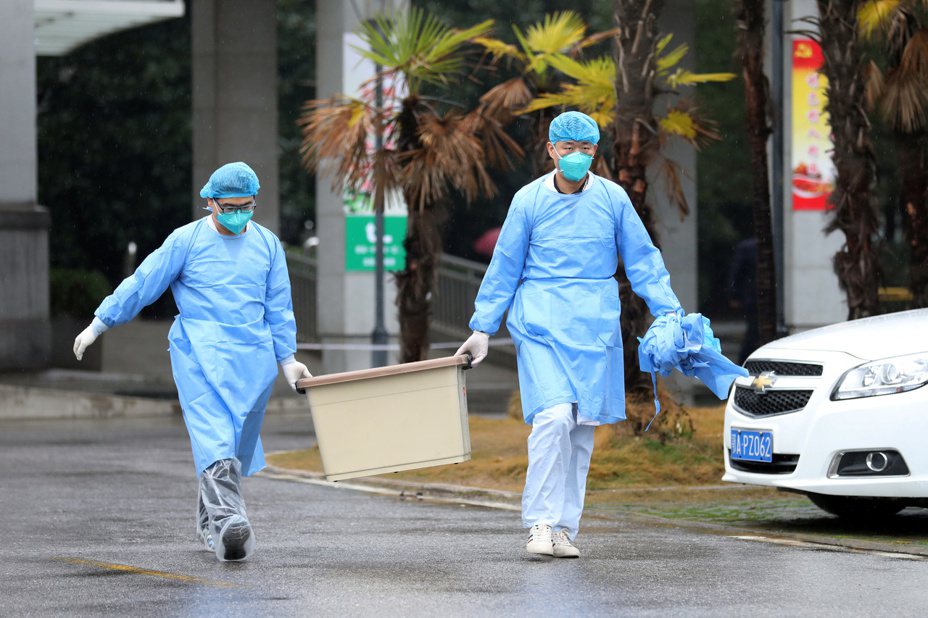 中國大陸關官方媒體報導，武漢病毒已出現人傳人病例。 路透