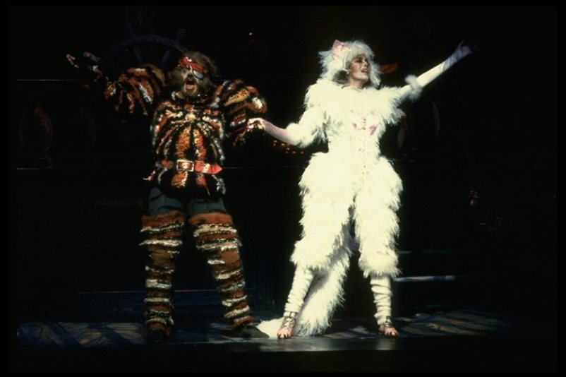 1983年舞台劇版的〈Growltiger’s Last Stand〉。 圖／IMDb