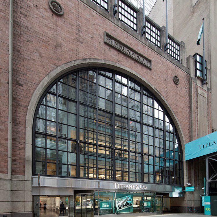 由於Tiffany ＆Co.的紐約第五大道旗艦店進行維修，因此品牌在不遠處設立「Tiffany Flagship Next Door」旗艦快閃店。圖／摘自Tiffany ＆Co. facebook fanpage