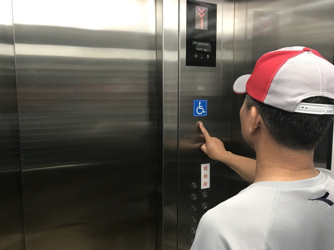 鍾南山提醒，在密閉空間裡，電梯是新型冠狀病毒感染危險性最高的場所。<br />圖／聯合報系資料照片