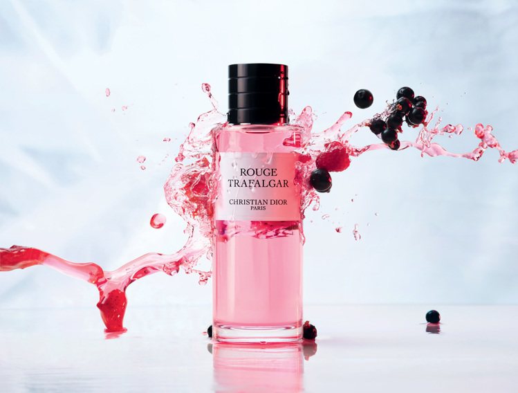 迪奧香氛世家全新特拉法加香氛系列，由首席調香師François Demachy，將迪奧傳奇的紅色，化為香氛。圖／Dior提供