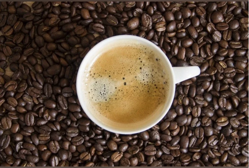 想喝咖啡禦寒，反而容易手腳冰冷。圖／Pixabay
