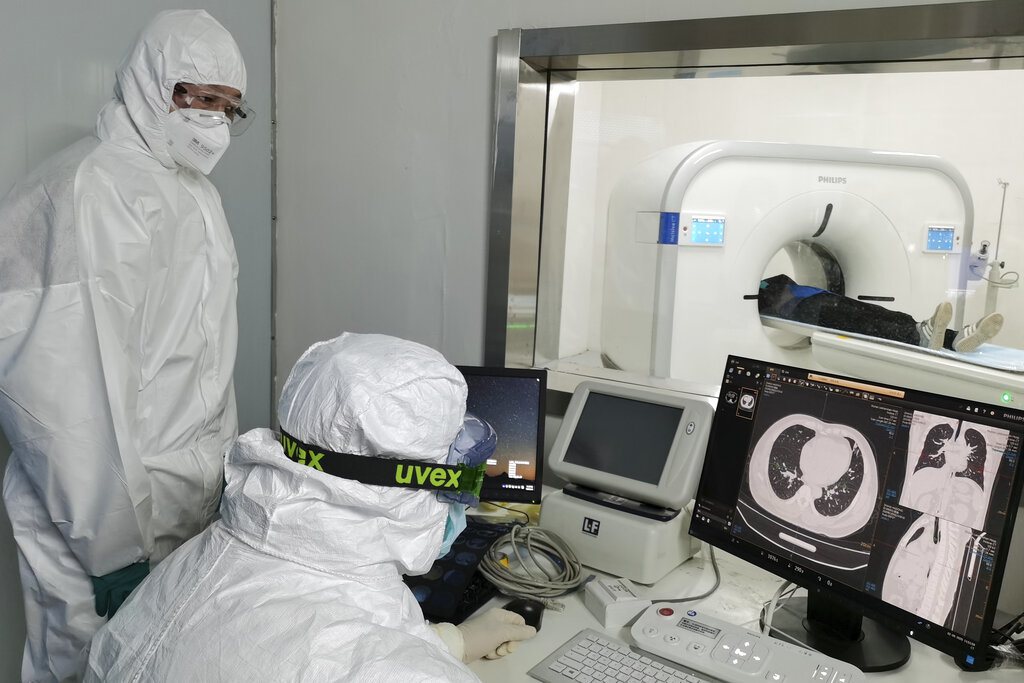 武漢市目標是2月11日前完成目前新冠肺炎疑似患者核酸檢測，但新浪微博目前仍有許多求助訊息。
