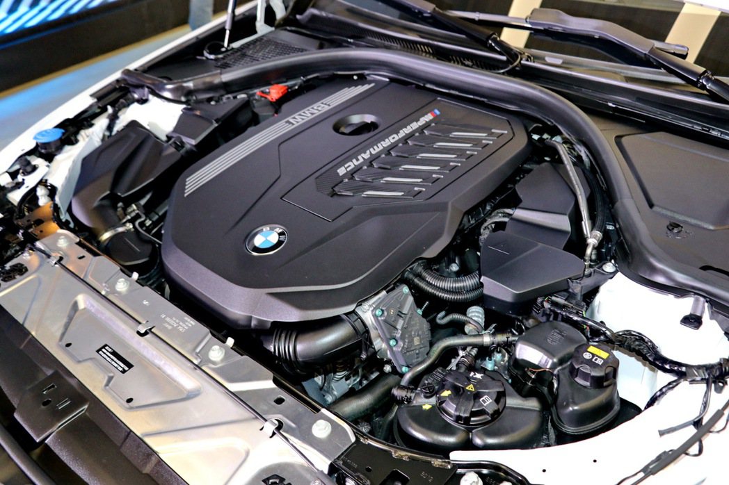 BMW M340i xDrive Touring搭載前所未見的強勁3.0升Twi...