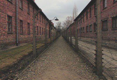 奧斯威辛集中營。 圖／pixabay