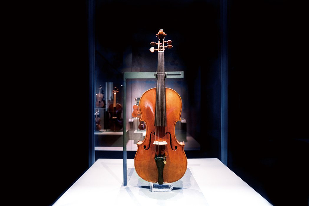 對提琴愛好者而言，奇美博物館的提琴收藏室是聖殿。 圖／積木文化提供