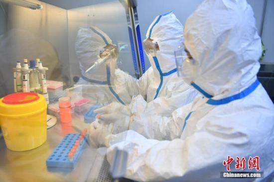 北京大學公共衛生學院教授甯毅指出，疫苗從研製到上市最快也要6個月，今年8月前疫苗成功開發的可能性為『零」。中新社資料照片