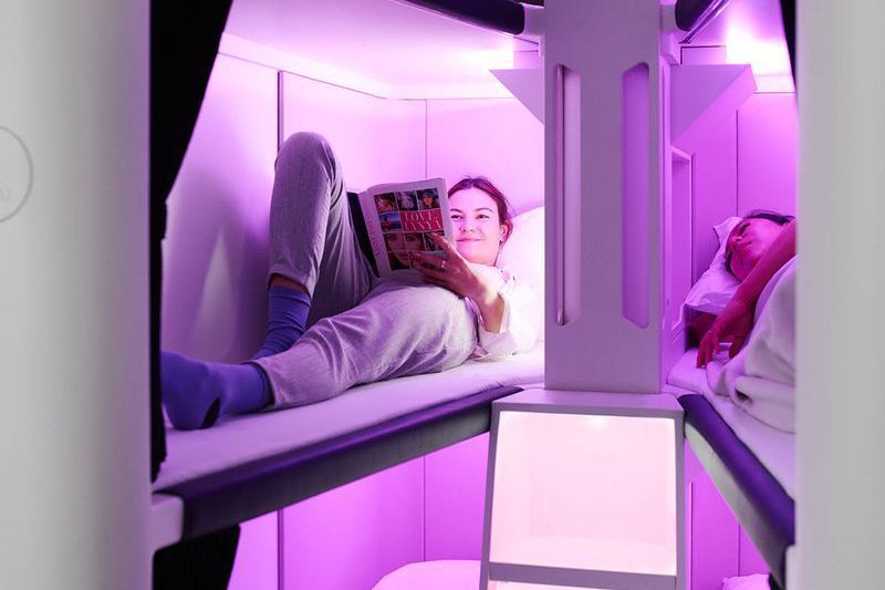 紐西蘭航空將推出的經濟艙「空中窩」有兩排三層床，可以躺六個人。圖／紐西蘭航空提供