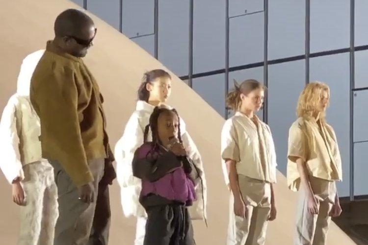 巴黎時裝周／ Kanye West六歲女兒登台饒舌 太可愛！