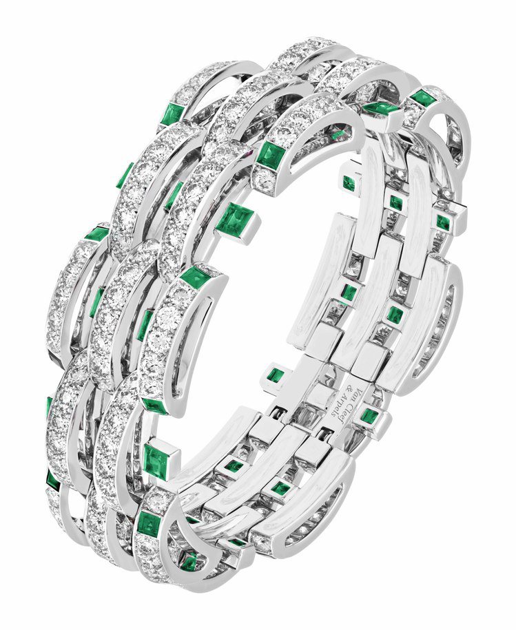 梵克雅寶當代高級珠寶作品Damita手鐲，白K金鑲嵌祖母綠及鑽石。圖／梵克雅寶提供