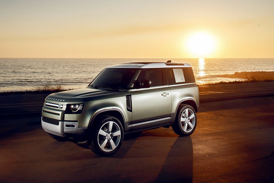繼長軸車型銷售告捷後，Land Rover宣布Defender 90短軸車型開始預售。 圖／Land Rover提供