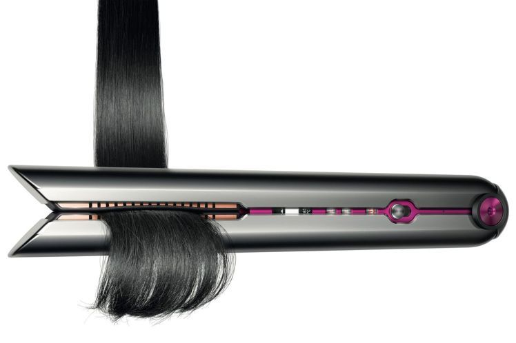 Dyson Corrale直髮造型器擁有上下兩片包覆式彈性面板，讓整束頭髮都能均勻受熱。圖／摘自Dyson官網