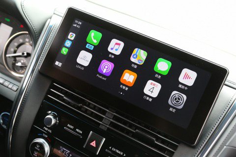 使用iPhone的車主有福了！iOS 14的Apple CarPlay將可以更換桌布
