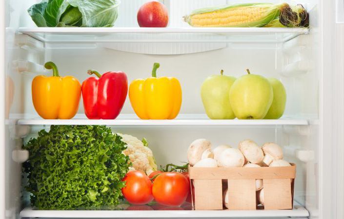 冰箱食物中毒夏天是炎熱的季節，為了防止食物餿掉，利用冰箱來保存是一件很正常的事情。