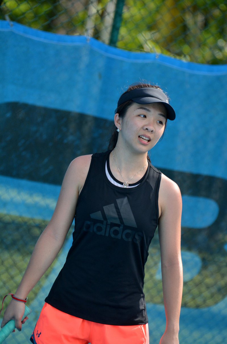 錄取清大將星計畫的莊庭羽曾拿下花蓮縣全運會的社會及高中職大學組網球女子團體賽第一名。圖／清大提供