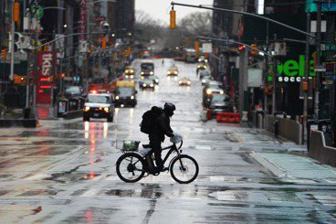 騎自行車吧！肺炎疫情下，都市居民的交通選擇
