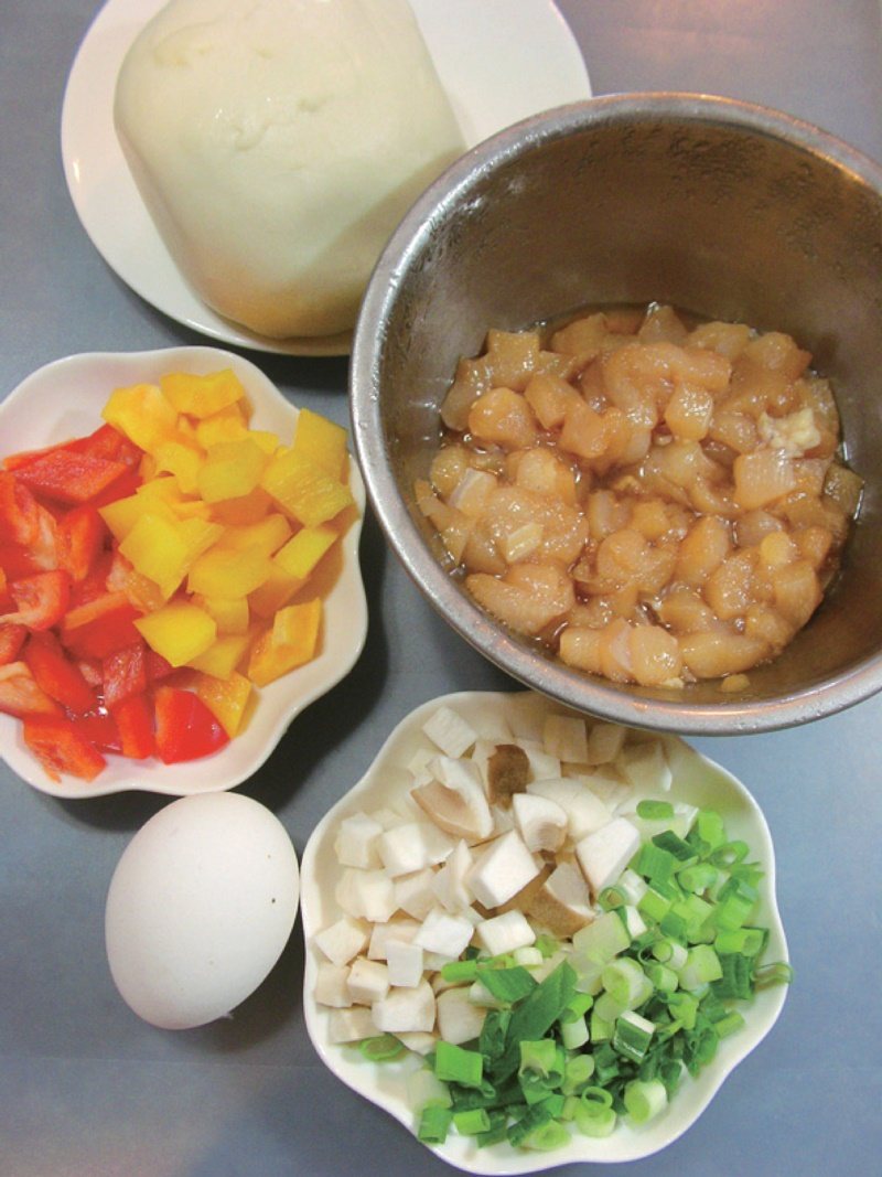炒饅頭的材料都是家中常見配菜。 圖／幸福文化提供