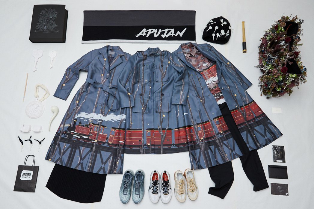 2019年2月，APUJAN在倫敦時裝周以推理故事為靈感，發表「偵探遊戲」的服裝...