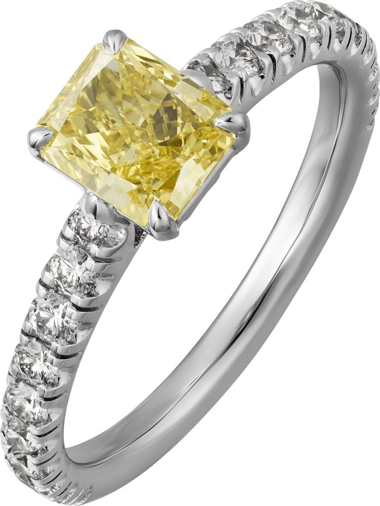 卡地亞台灣獨家限量款1895 Solitaire黃鑽戒指，鉑金鑲嵌黃鑽0.50克拉起、鑽石，38萬1,000元起。圖／卡地亞提供