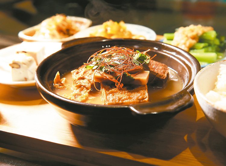 「甘樂食堂」中可以吃到「禾乃川國產豆製所」的豆製料理。 攝影／林澔一