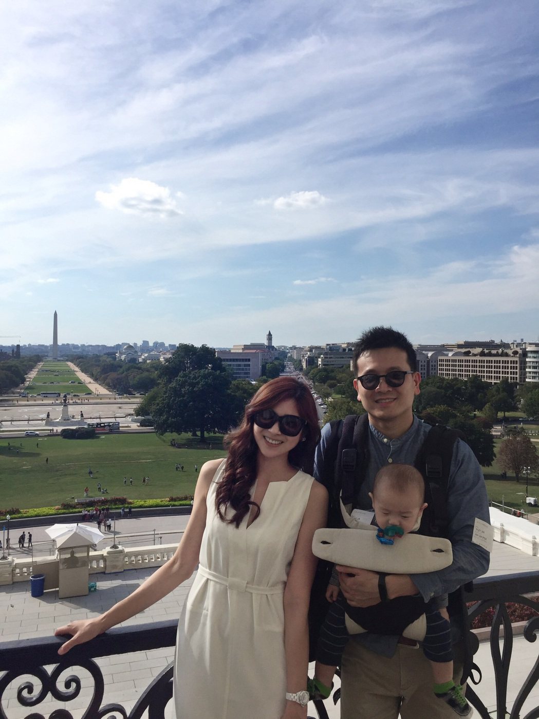 朱芳君(左)和老公去年到美國華盛頓生活。圖／朱芳君提供