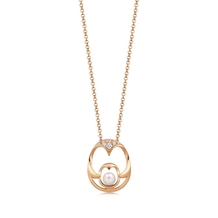 點睛品La Pelle 18K玫瑰金Akoya珍珠企鵝頸鍊，17,200元。圖／點睛品提供
