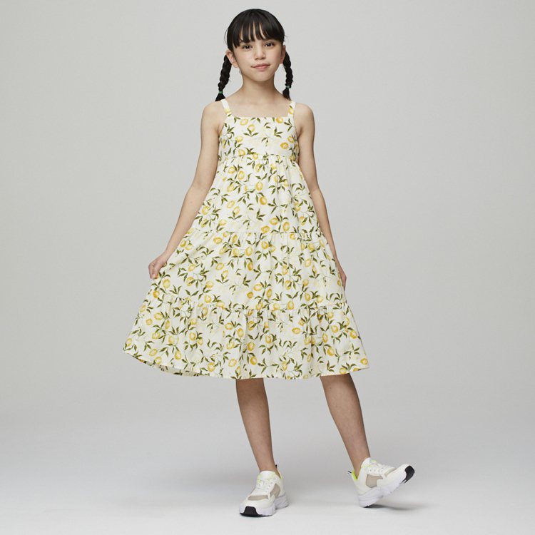 GU×KEITA MARUYAMA系列女童檸檬印花連身裙790元。圖／GU提供
