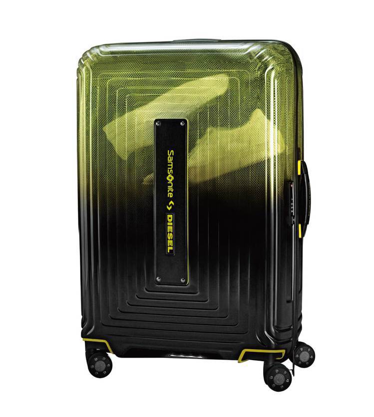 Samsonite NEOPULSE X DIESEL系列28吋行李箱23,200元。圖／Samsonite提供