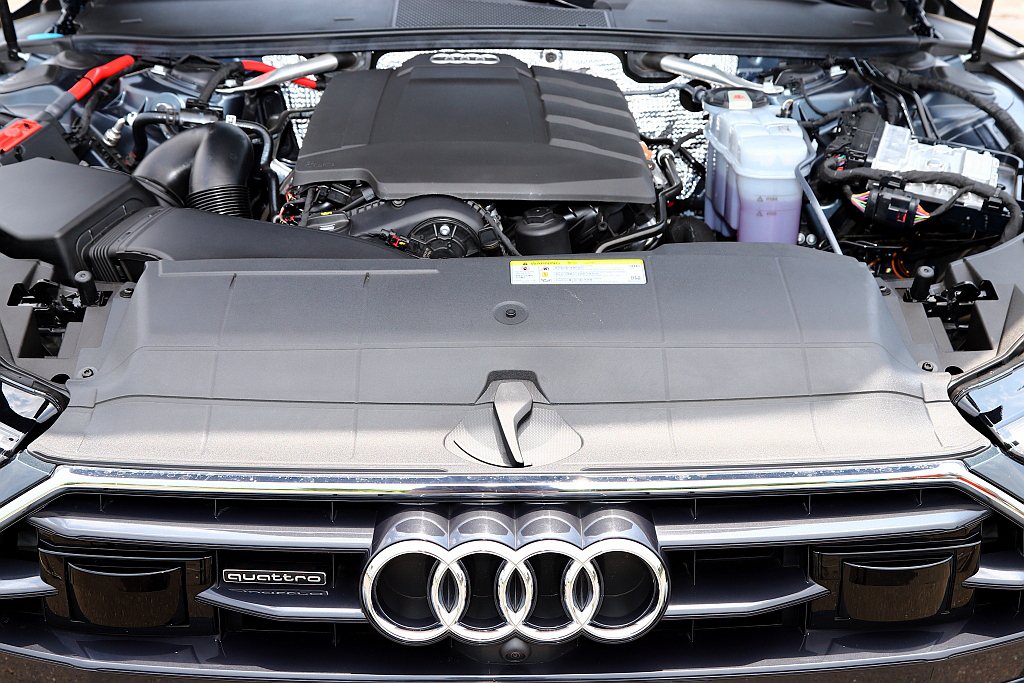 Audi A7 Sportback搭載2.0L四缸汽油渦輪引擎與12V輕型複合動...